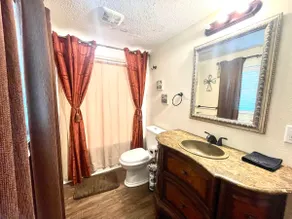 Open layout apartment in PeRfEcT Lake Charles area - Image 4