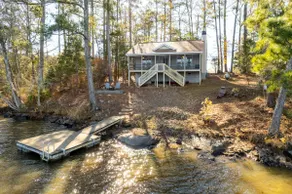 High Falls Lakeside Haven - Image 2