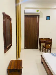 Leisure Airbnbs - luxury apartments - Image 2