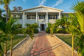 *Walk to beach/Pet friendly/Carribean getaway* - Image 4