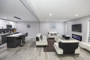 Very Spacious, centrally located, 5 BR to enjoy - Image 2