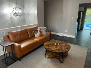 Lovely 3 Bedroom, Recently Updated, Great Location - Image 2