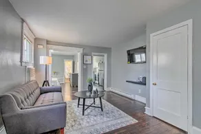Open Space 1 BR W/ In-Unit Laundry Near Downtown - Image 2