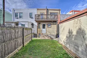 Open Space 1 BR W/ In-Unit Laundry Near Downtown - Image 4