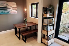 Newly renovated 2-bed bungalow - Image 5