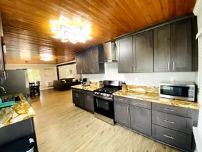 Cozy Lake View Experience - Image 4
