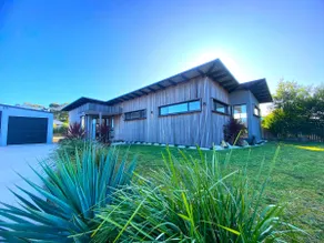 Scandi at Stieglitz Sleeps 6 Modern & Stylish - Image 2