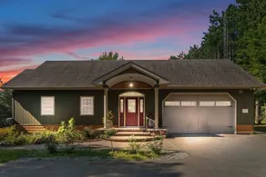 Cozy cottage home close to nature includes game room, fitness equip, & Hot Tub. - Image 2