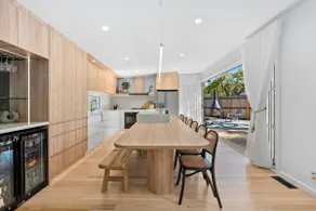 Beautifully presented home that sleeps ten people - Image 2