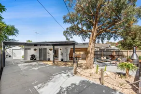 Beautifully presented home that sleeps ten people - Image 3