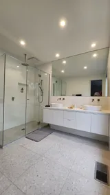 Luxury Coastal Townhouse Mornington - Image 5