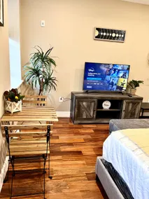 Urban Lifestyle king bed |APT in Center city - Image 3