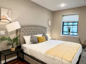 Urban Lifestyle king bed |APT in Center city - Image 2