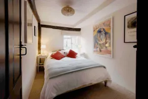 Characterful apartment in the heart of Petworth - Image 5
