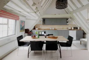 Characterful apartment in the heart of Petworth - Image 2