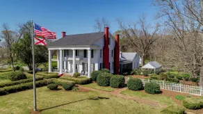 GreekRevival 8br/6b w/ Kit-35 Min to U of Alabama! - Image 2