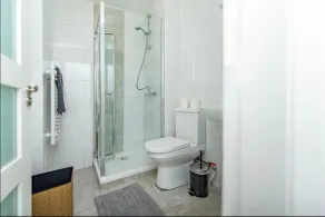 Entire apartment in Galway city - Image 3