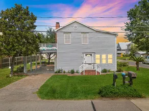 Cozy Home Near Kemah Boardwalk with Game Room - Image 5