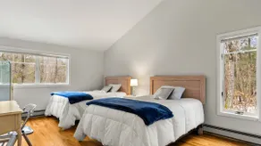 Beautiful And Private Home Centrally Located - Image 4