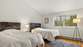 Beautiful And Private Home Centrally Located - Image 5