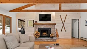 Beautiful And Private Home Centrally Located - Image 2