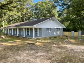 3 Bed - 2 Bath Home in the Beautiful Lakeover Area - Image 5