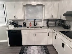 3 Bed - 2 Bath Home in the Beautiful Lakeover Area - Image 3