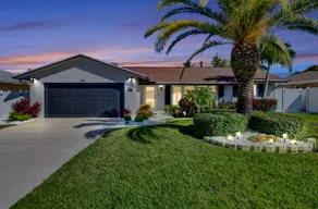 Bright, open home w/ Pool, close to Delray & Beach - Image 4