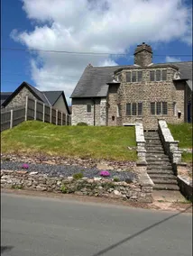 Cosy Arts & Crafts Cottage with stunning views - Image 2