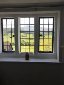 Cosy Arts & Crafts Cottage with stunning views - Image 4