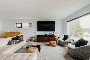 Stunning Panoramic Views Hot Tub Modern 4BR Home - Image 4