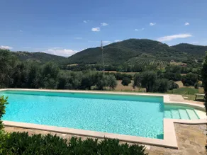 Rustic 2 bedroom holiday home with pool - Image 3