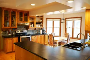 Beautiful Vacation Home with a Large Backyard. - Image 2