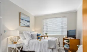 Stylish 2 bedroom apartment with pool - Image 5