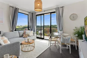 Stylish 2 bedroom apartment with pool - Image 3