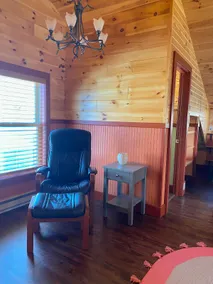 Beautiful bungalow three blocks from Lake Michigan - Image 4