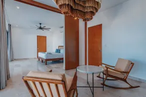 Luxury oceanfront villa in Progreso - Image 3