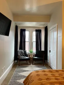 Charming Boho Apartment! Centrally located. - Image 4