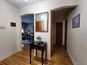 Cheerful two-bedroom apartment with free parking - Image 2