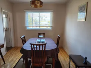 Cheerful two-bedroom apartment with free parking - Image 4