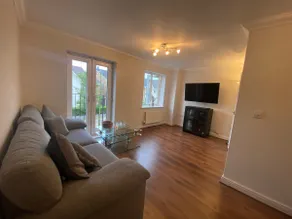 Spacious house in Hertfordshire - free parking - Image 3