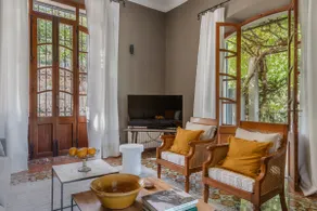 Up to 6-bedroom villa, pool, garden & AC in Sóller - Image 3