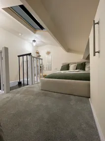 Unique Duplex FREE Wifi FREE Parking 6mins to City - Image 2