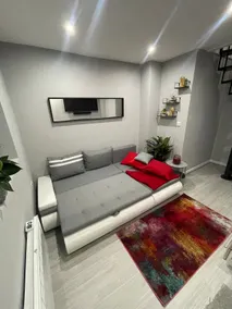 Unique Duplex FREE Wifi FREE Parking 6mins to City - Image 3