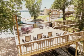 *Lakefront* home in Duck Creek w/Boat Dock - Image 2