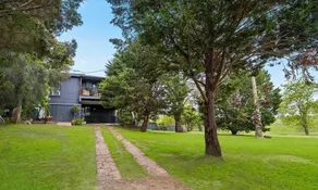 Private Rural Retreat with bush Views! - Image 5