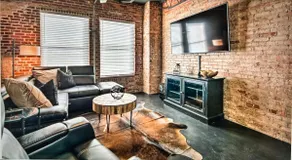 Beautiful historic Loft - Image 3