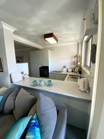 Aqua on Bribie 100 metres to waterfront and shops - Image 5