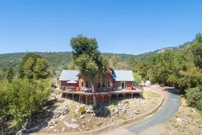 Riverfront Property mit Wasserfällen in der Nähe von Yosemite und Bass Lake - Image 2