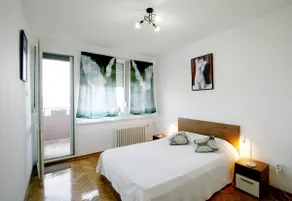 Magritte Business grade comfortable apartment. - Image 3